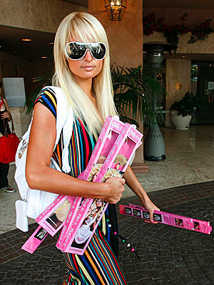 paris hilton picture phone. Paris Hilton Sued for $35M