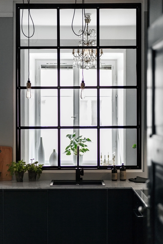 black-kitchen-black-window-frames